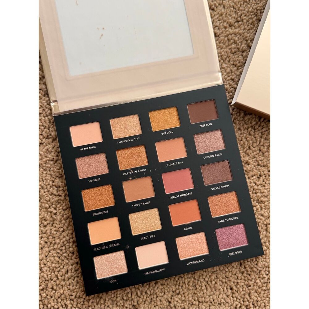 Iconic London Day to Slay Eyeshadow Palette